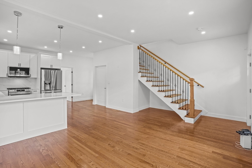 24 Cottage Street Taunton, MA 02780 - Photo 8 of 41