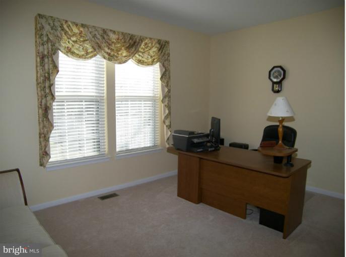 13603 Gentry Court Laurel, MD 20708 - Photo 6 of 21 Interior (General)