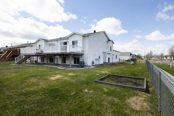 $274,900 | 905 11th Street West, West Fargo, ND 58078