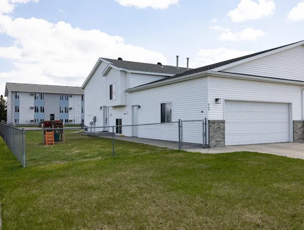 $274,900 | 905 11th Street West, West Fargo, ND 58078