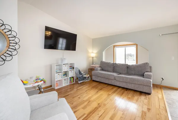 $274,900 | 905 11th Street West, West Fargo, ND 58078
