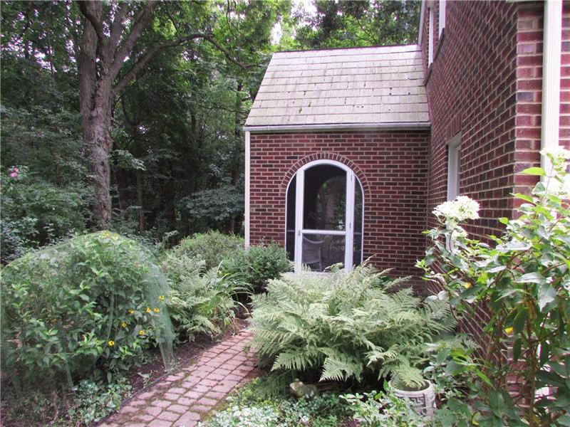 9700 Woodland Road Pittsburgh, PA 15237 - Photo 12 of 24 Gallery Image 12