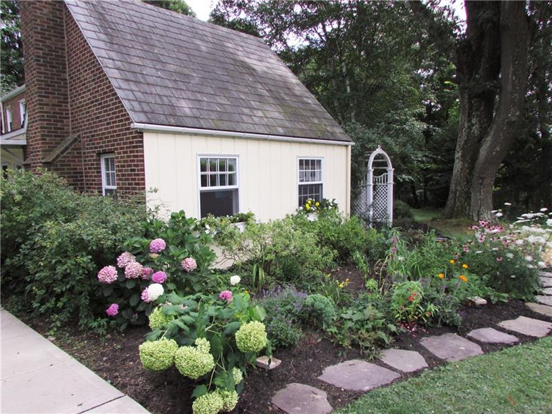 9700 Woodland Road Pittsburgh, PA 15237 - Photo 3 of 24 Gallery Image 3