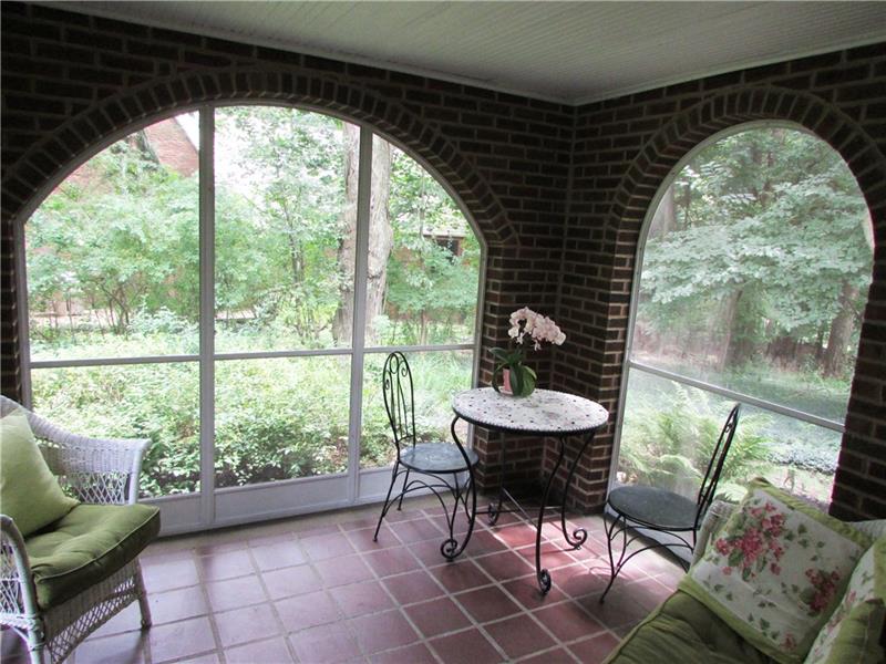 9700 Woodland Road Pittsburgh, PA 15237 - Photo 6 of 24 Gallery Image 6