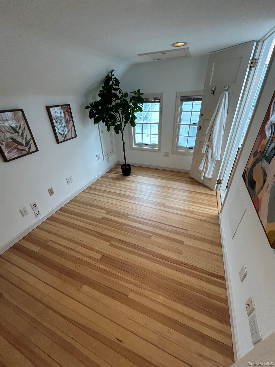915 Palmer Road Bronxville, NY 10708 - Photo 3 of 12