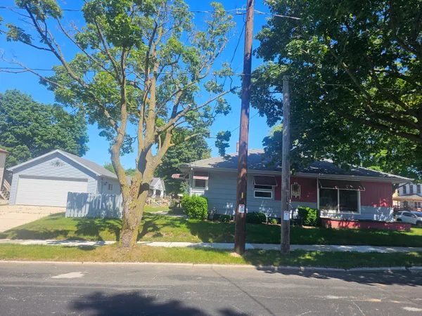 $198,900 | 1714 Madison Street, Manitowoc, WI 54220