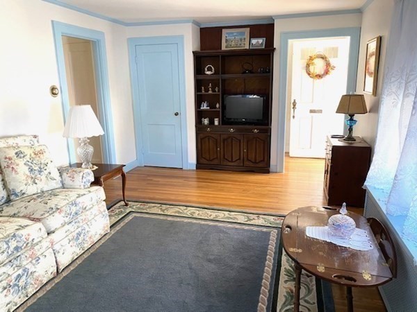 116 Mayflower Road Quincy, MA 02171 - Photo 4 of 23 Gallery Image 4