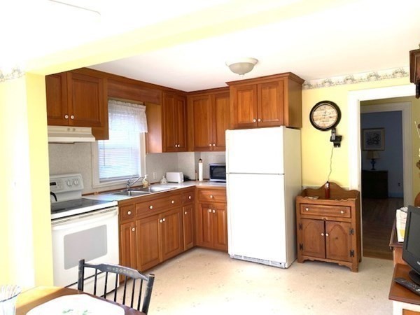 116 Mayflower Road Quincy, MA 02171 - Photo 9 of 23 Gallery Image 9