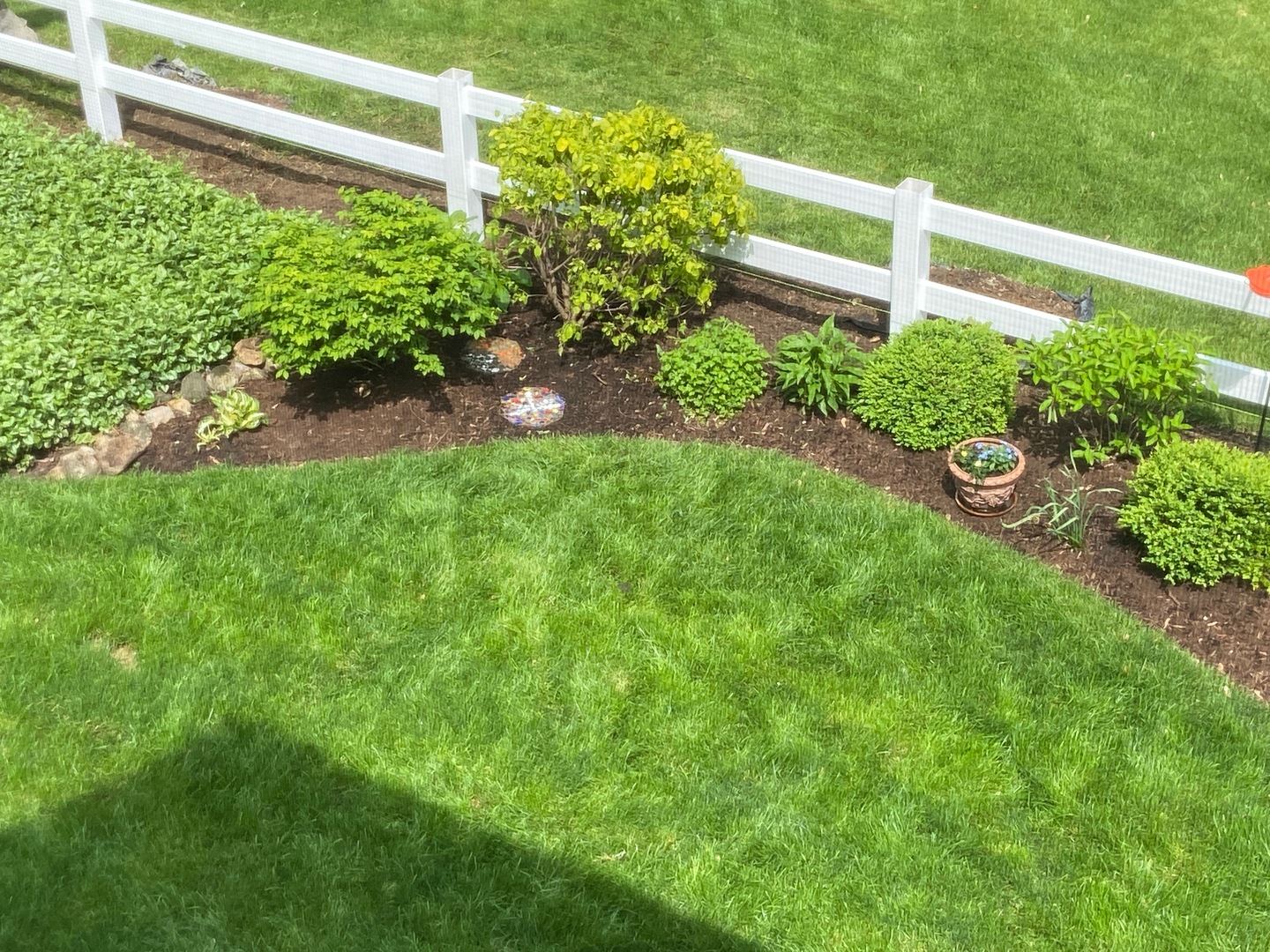 1907 Kingsbrook Court Wheaton, IL 60187 - Photo 27 of 29 a view of a garden with plants