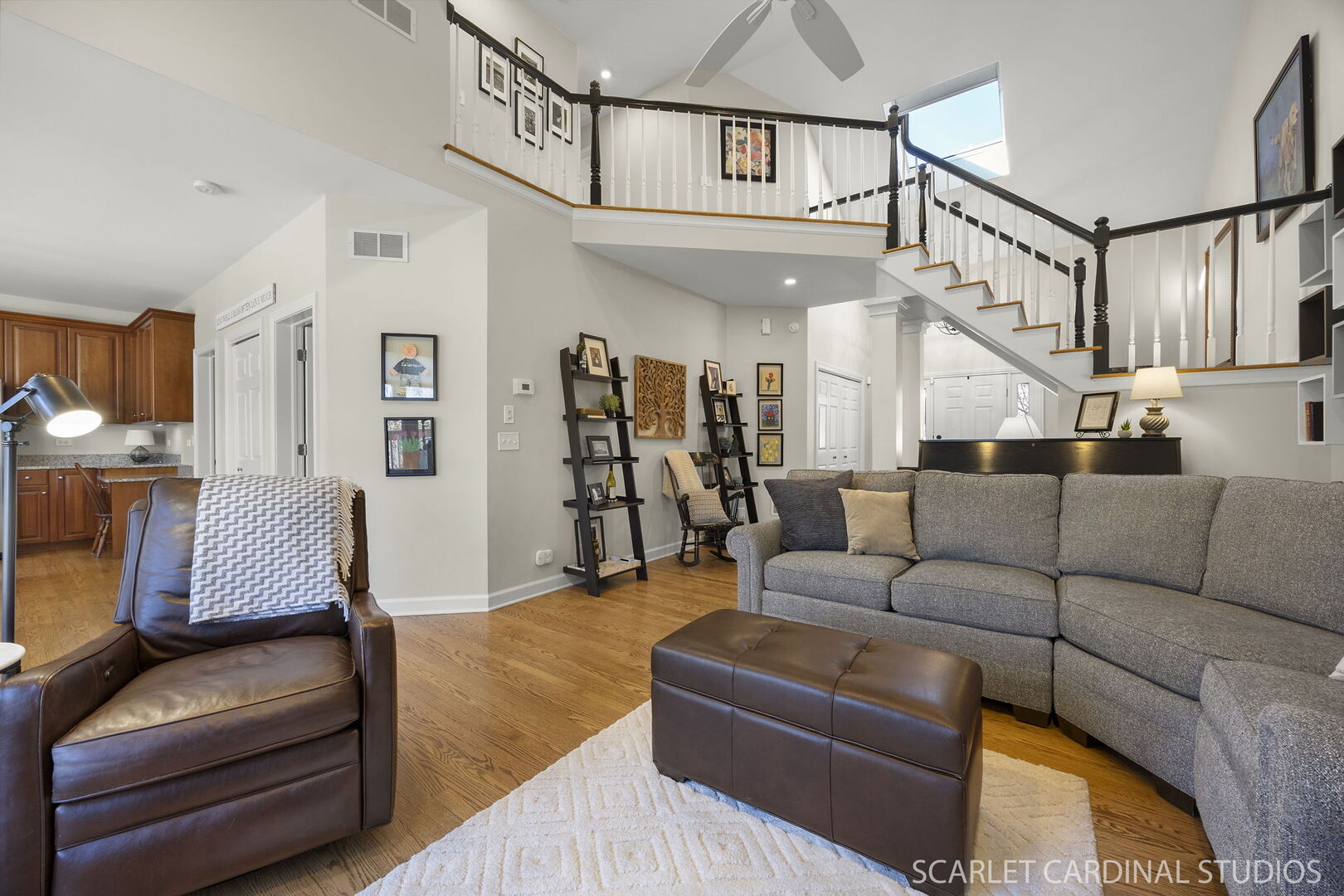 1907 Kingsbrook Court Wheaton, IL 60187 - Photo 5 of 29 a living room with furniture