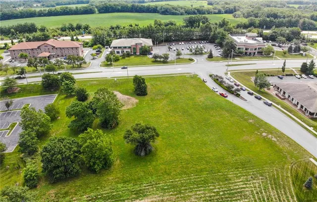 $1,736,955 | 3620 Northeast Ralph Powell Road, Lee's Summit, MO 64064