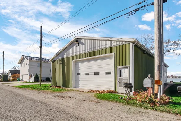 $275,000 | 3593 Lakeshore Drive, Bremen, IN 46506