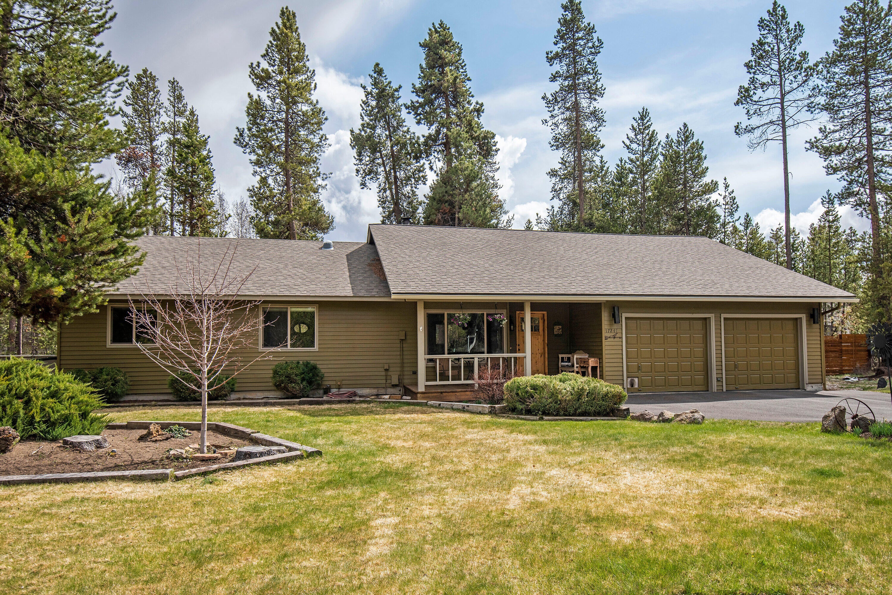 17247 Bakersfield Road Bend, OR 97707 - Photo 1 of 32 01