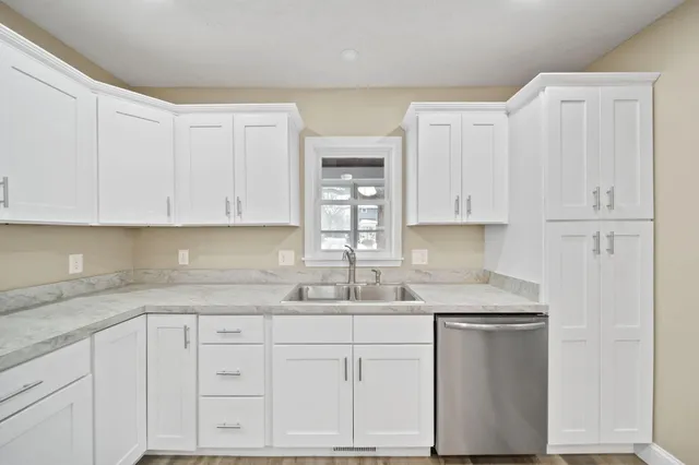 $169,900 | 407 South W Avenue, Jackson, MI 49201