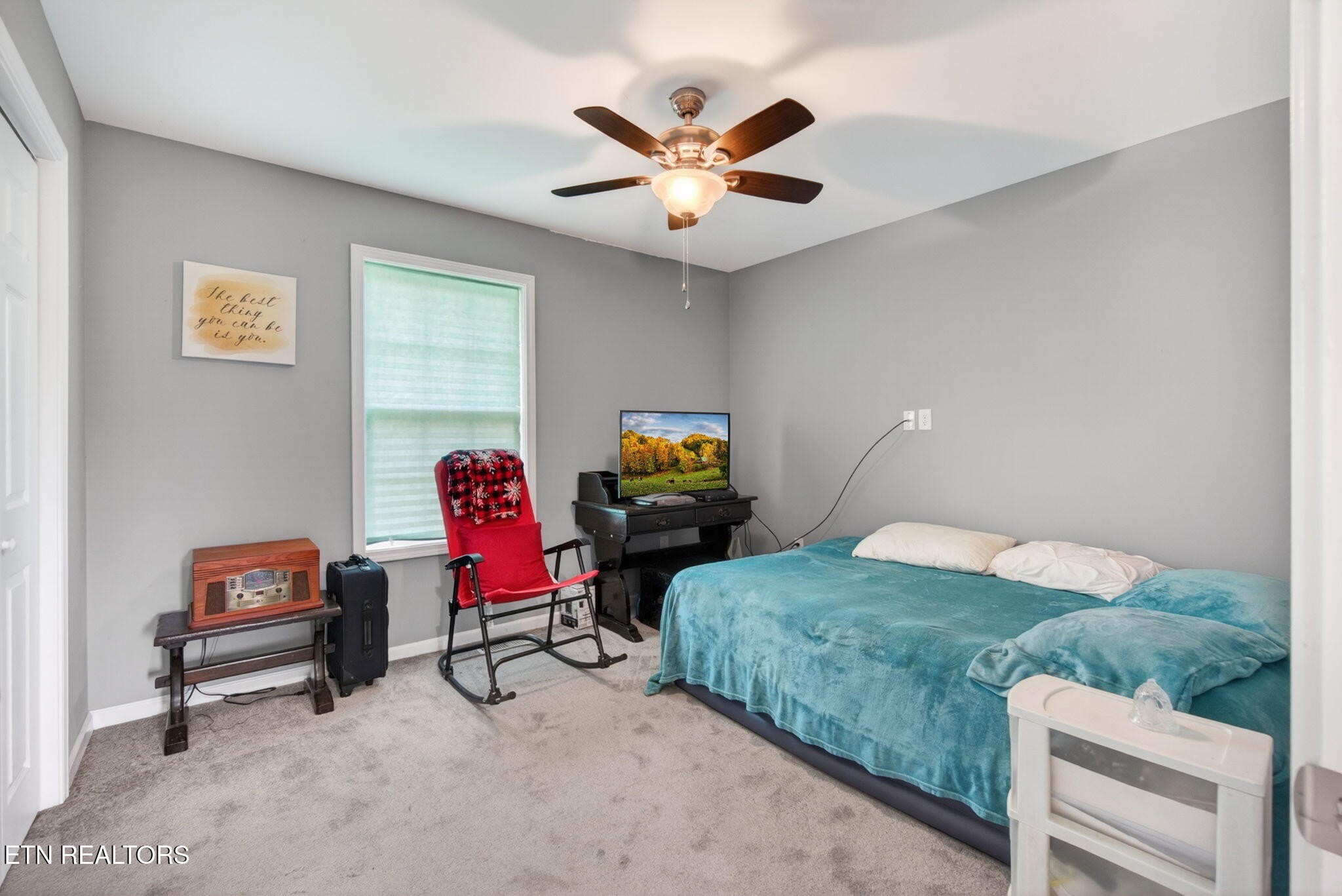 259 Freewill Ridge Road Gainesboro, TN 38562 - Photo 9 of 36 a bedroom with furniture and bed