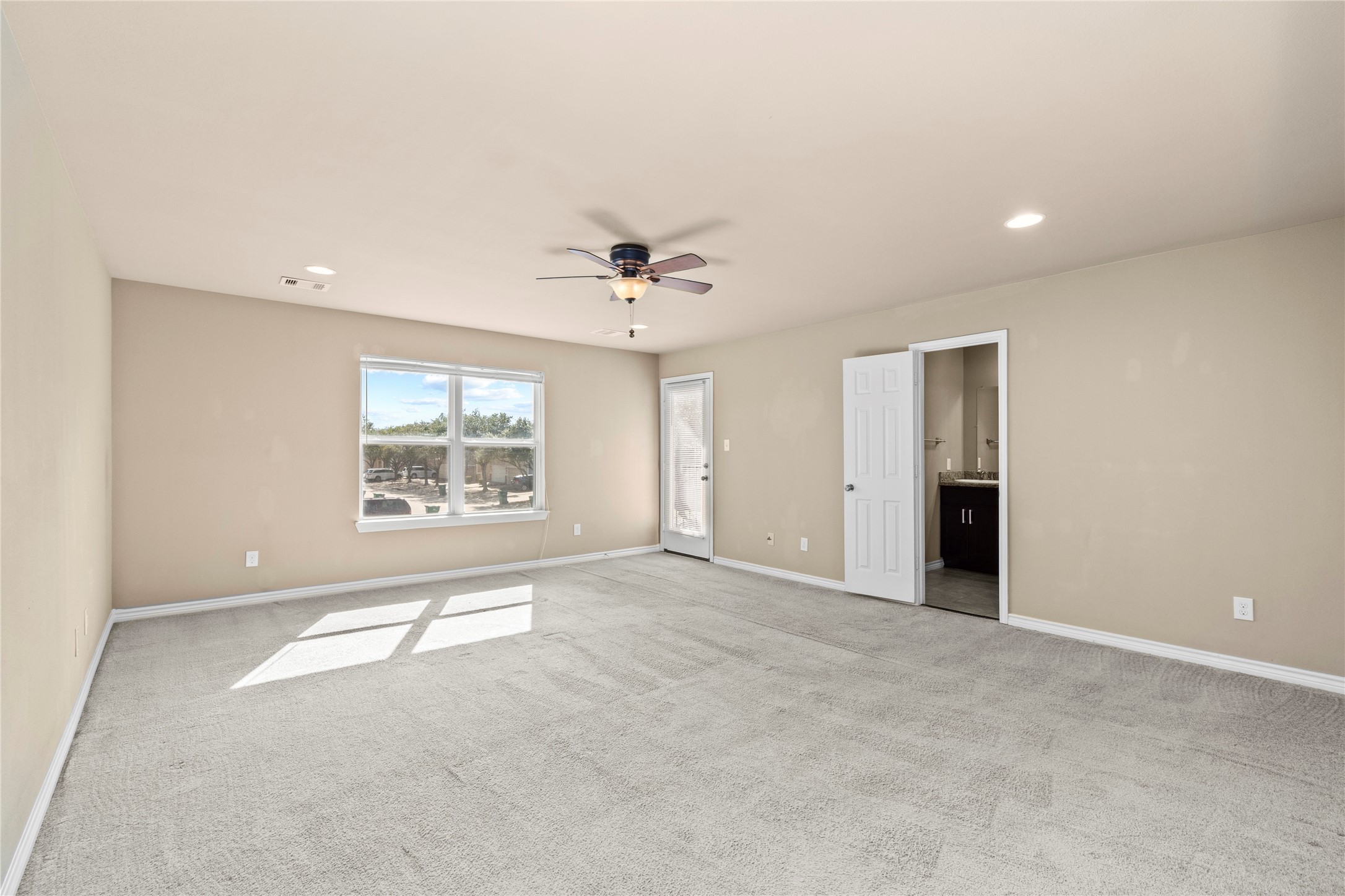 15814 Whiteglade Lane Houston, TX 77084 - Photo 18 of 27 MasterBedroom