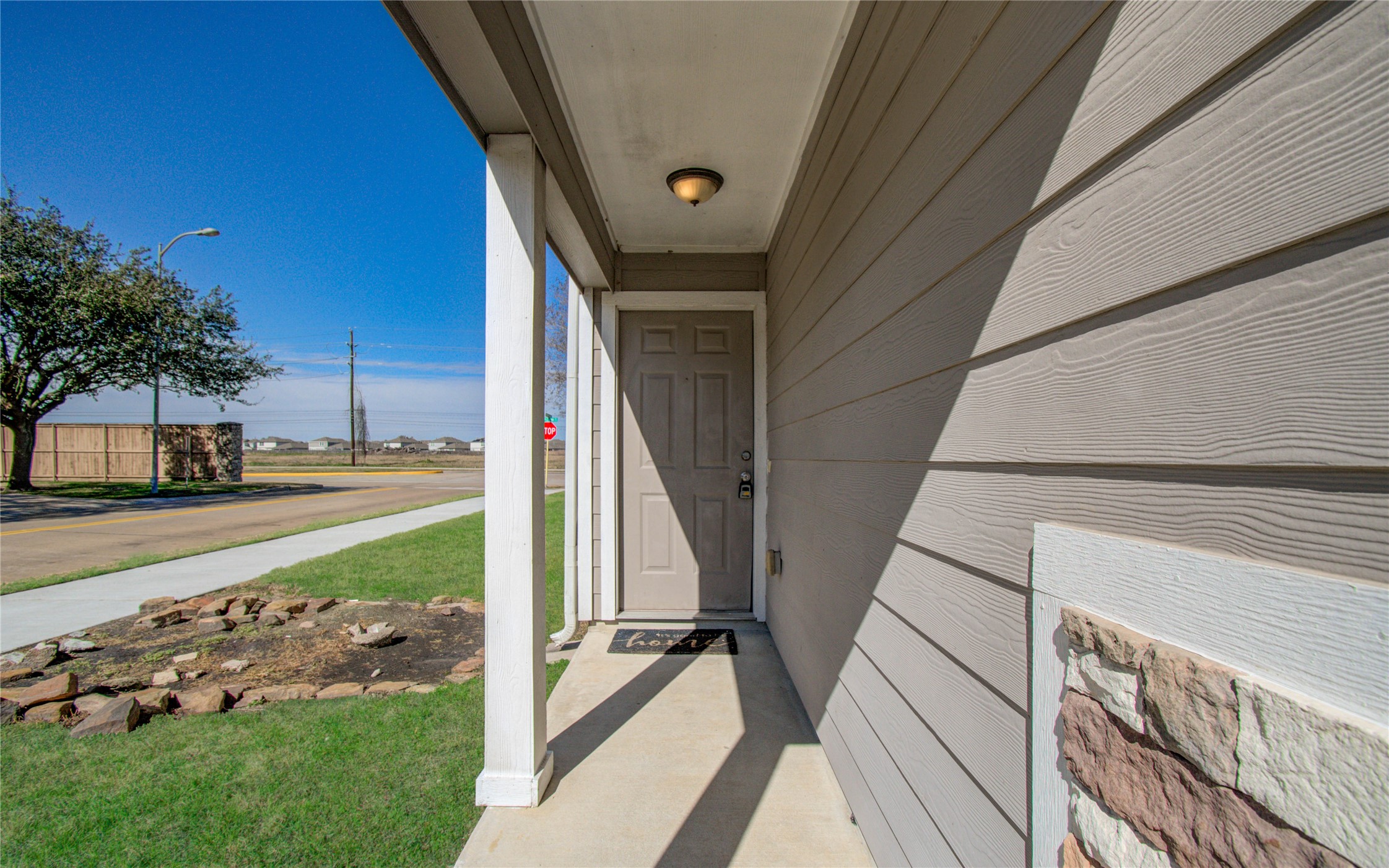 15814 Whiteglade Lane Houston, TX 77084 - Photo 5 of 27 Outside Entry Hallway