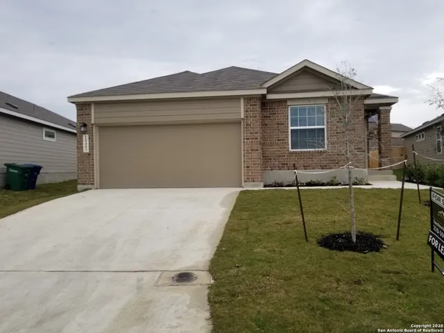$1,850 | 10403 Midsummer Meadow, Converse, TX 78109