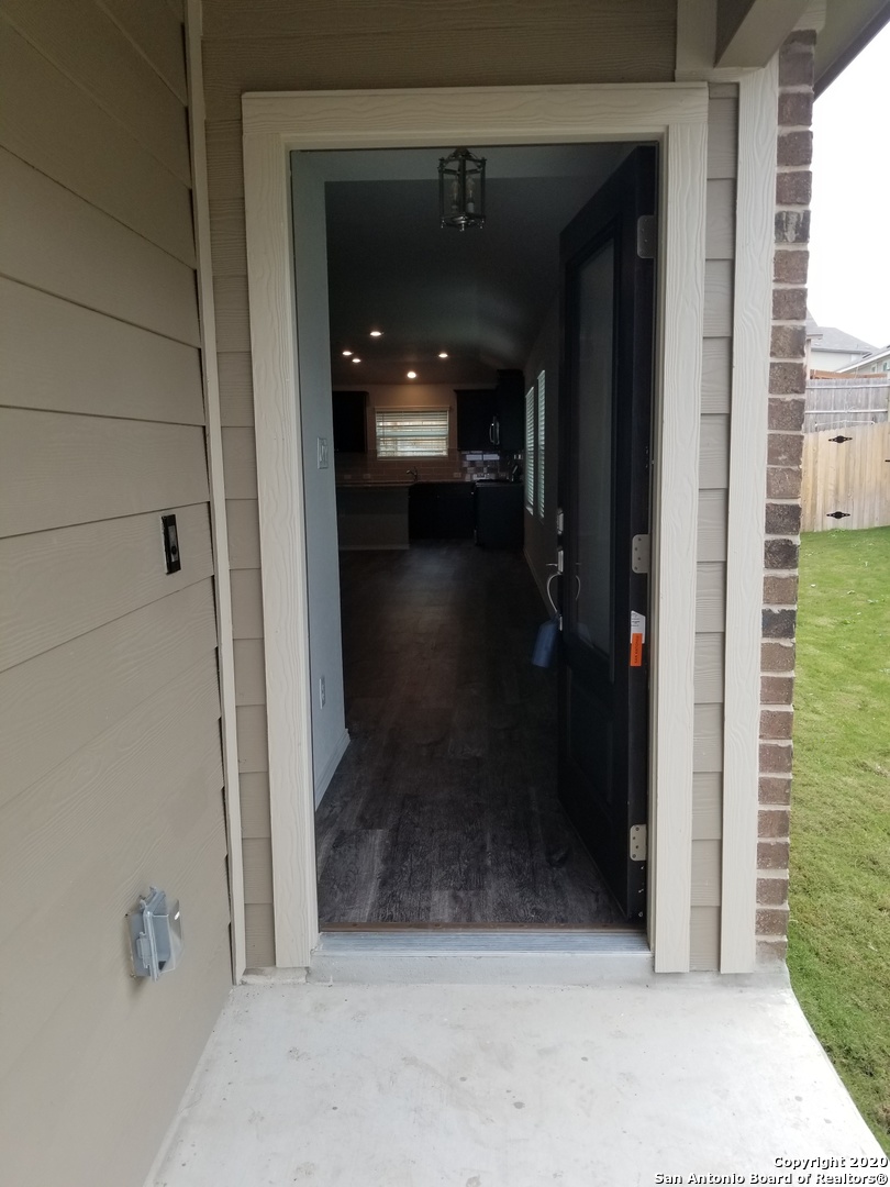 10403 Midsummer Meadow Converse, TX 78109 - Photo 3 of 25