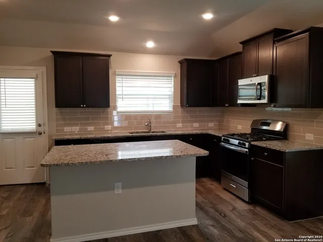 $1,850 | 10403 Midsummer Meadow, Converse, TX 78109