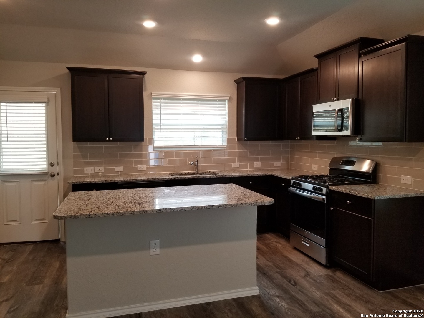 10403 Midsummer Meadow Converse, TX 78109 - Photo 8 of 25