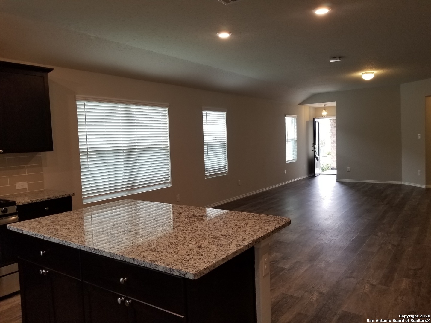 10403 Midsummer Meadow Converse, TX 78109 - Photo 9 of 25