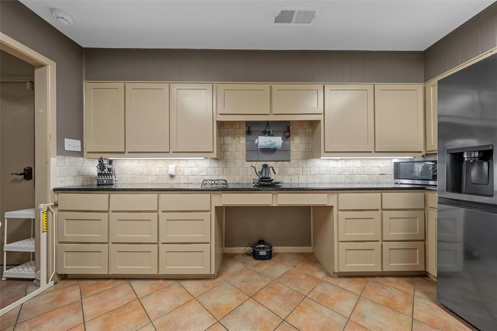 5444 Old Lorena Road Lorena, TX 76655 - Photo 8 of 27