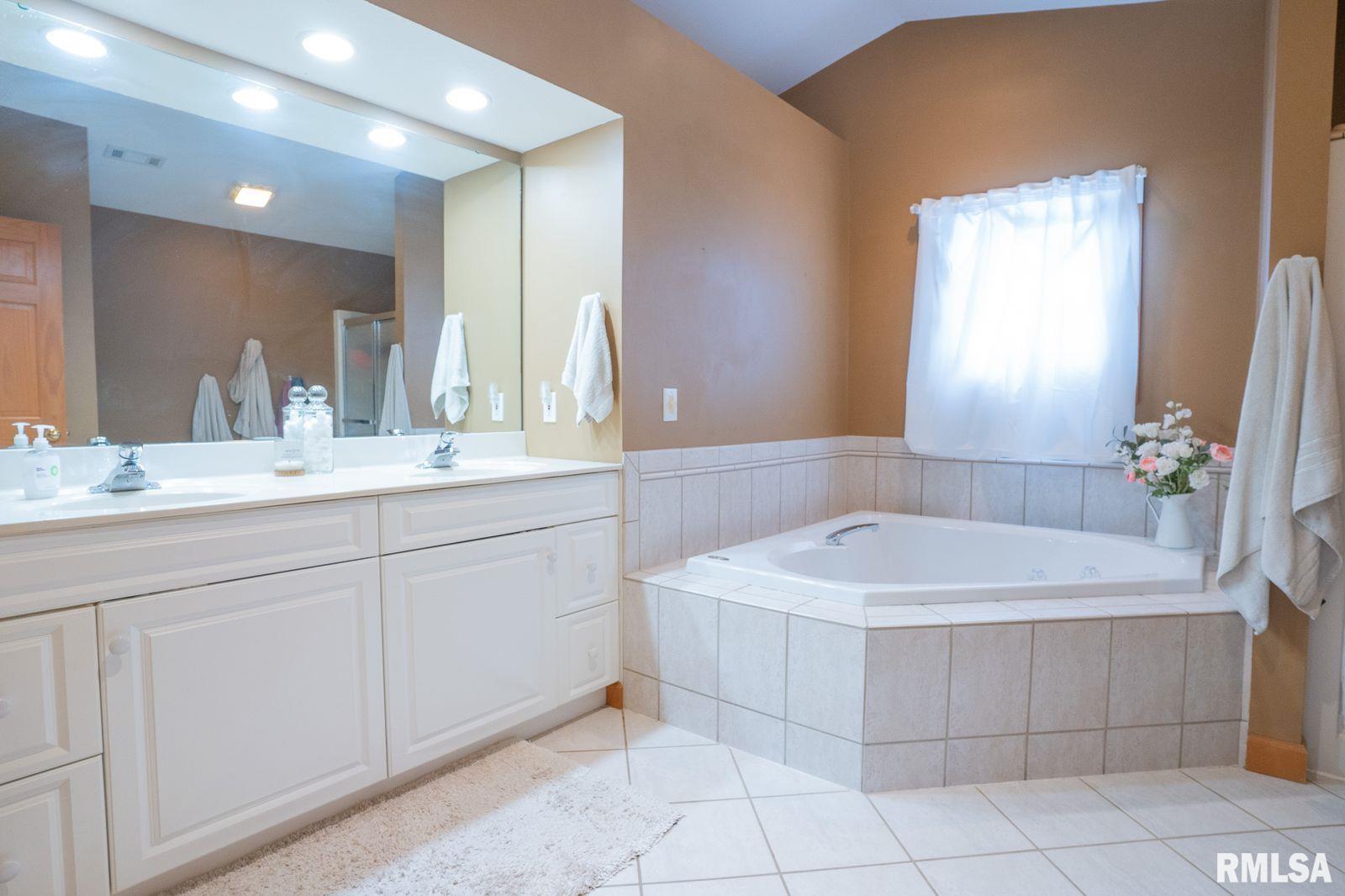 7521 Southport Lane Springfield, IL 62711 - Photo 12 of 27