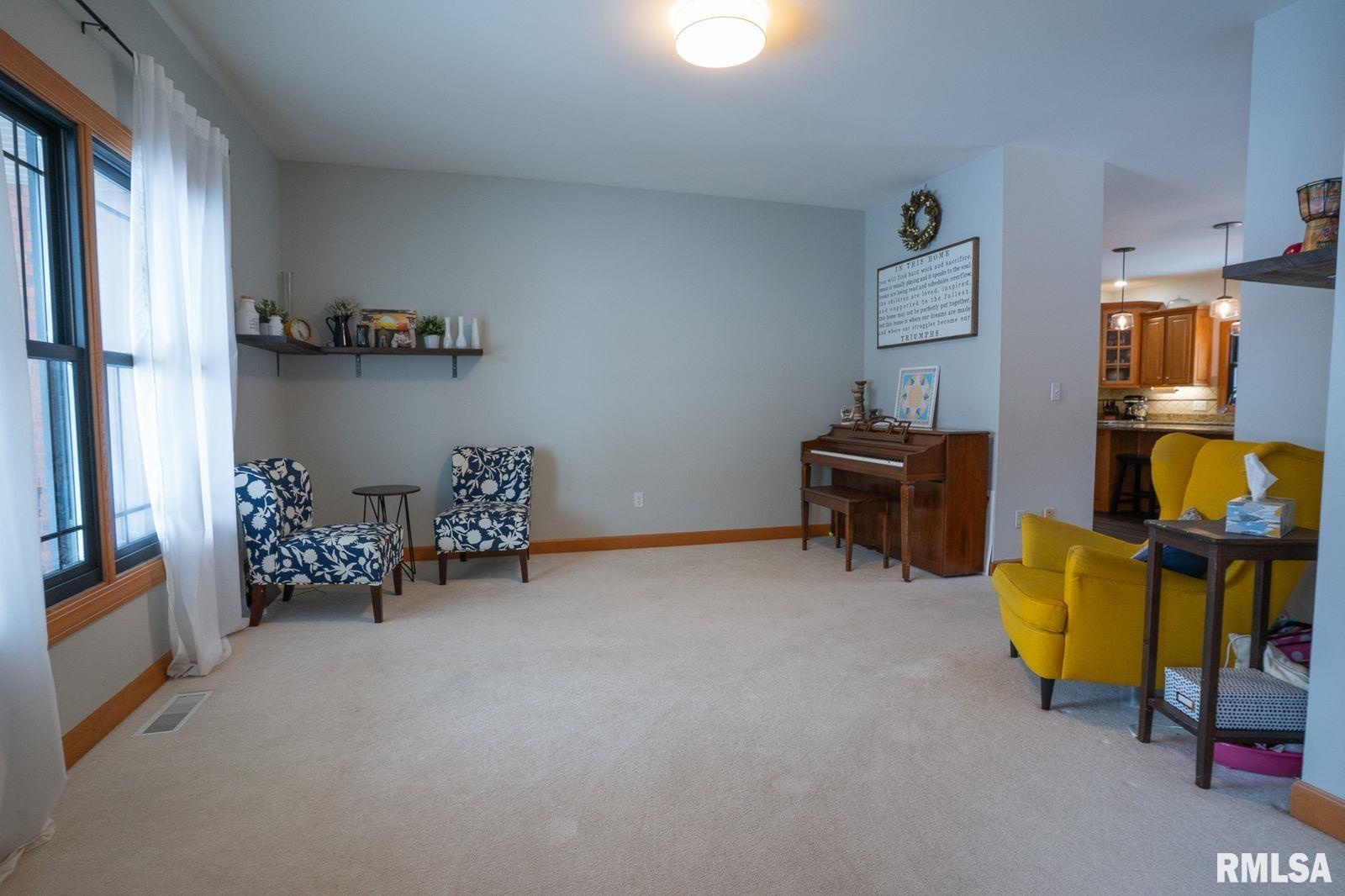 7521 Southport Lane Springfield, IL 62711 - Photo 8 of 27