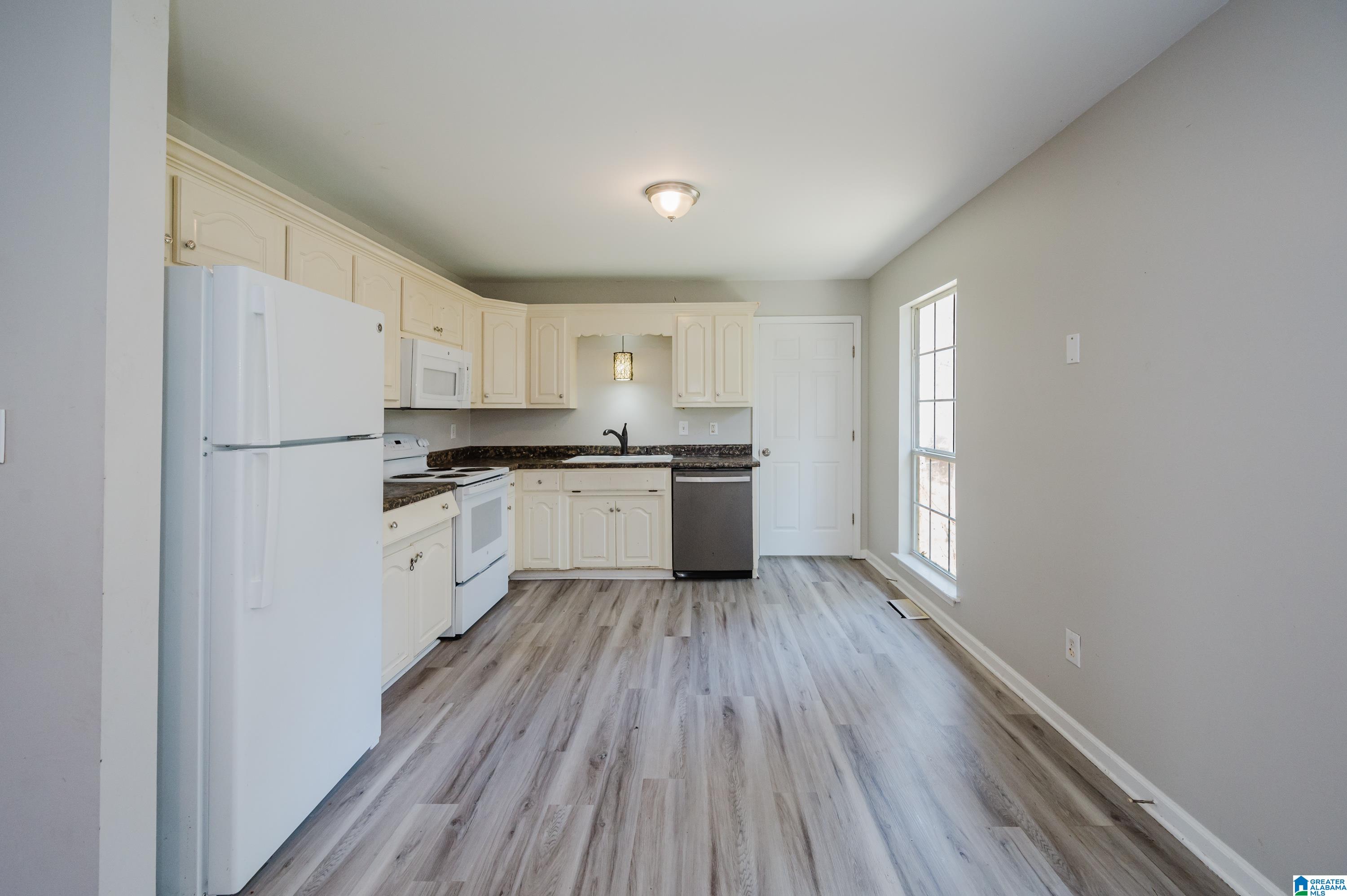 1402 Sardis Road Gardendale, AL 35071 - Photo 12 of 35