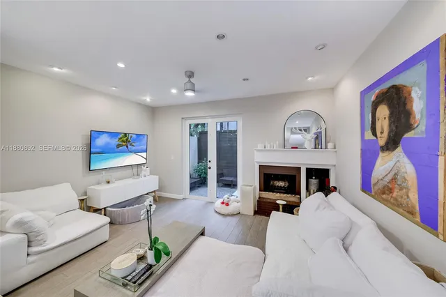 $725,000 | 2768 Day Avenue, Unit 1, Miami, FL 33133