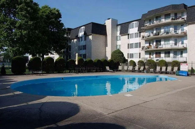 $2,750 | 8750 Harrison Avenue, Unit 411, Munster, IN 46321