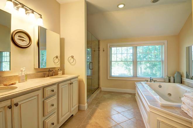 121 Pantigo Road East Hampton, NY 11937 - Photo 15 of 23 Gallery Image 15