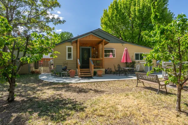 $799,000 | 324 McLaren Lane, Bishop, CA 93514