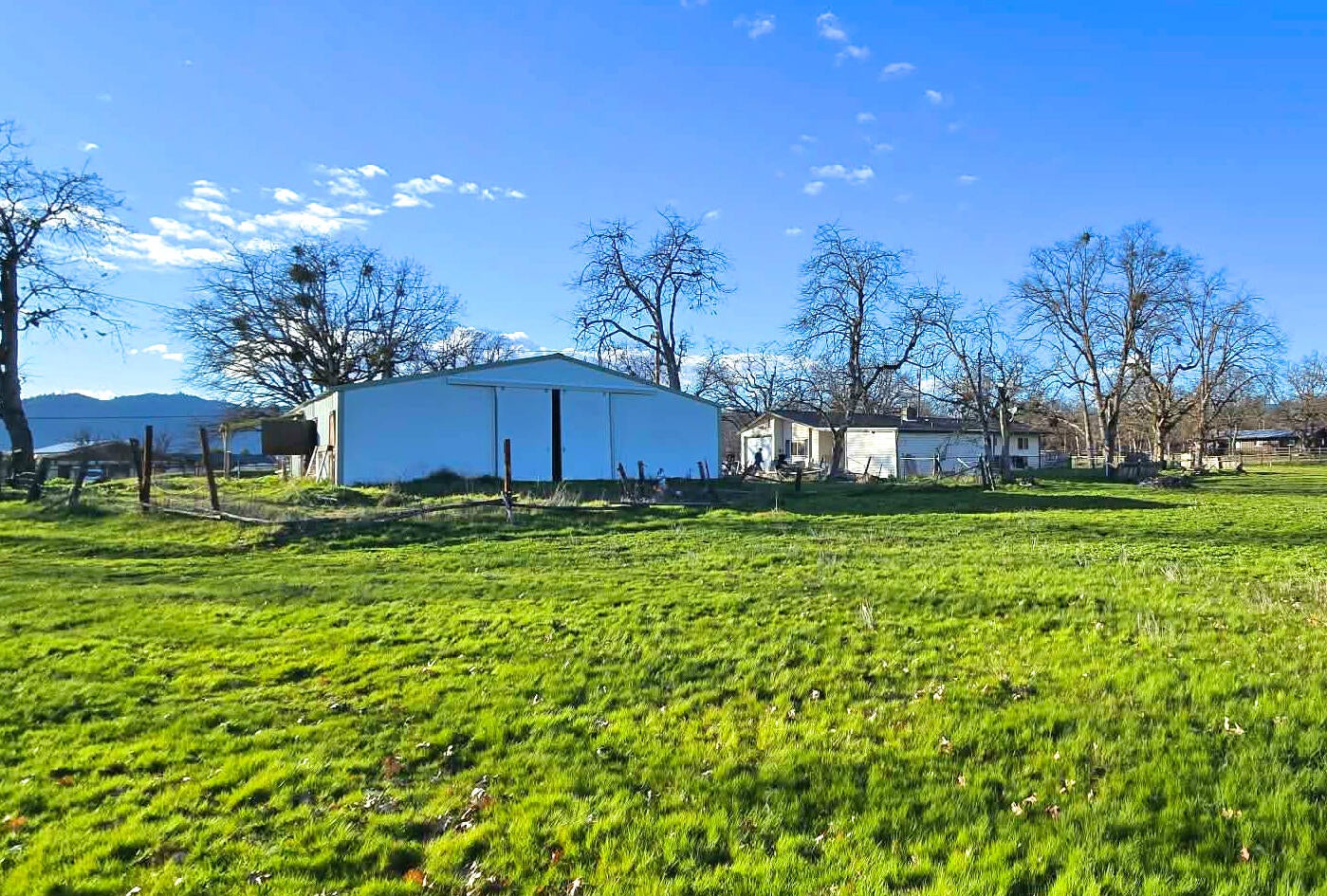 11220 Duggan Road White City, OR 97503 - Photo 25 of 28 b7c886a6-8e13-4a63-83f8-cde008856e58-fot