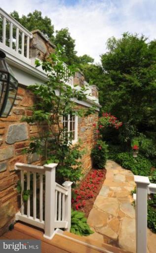7837 Kent Road Alexandria, VA 22308 - Photo 30 of 30 Exterior #4