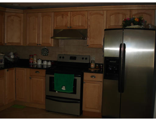211 Temi Road Raynham, MA 02767 - Photo 3 of 10 Gallery Image 3