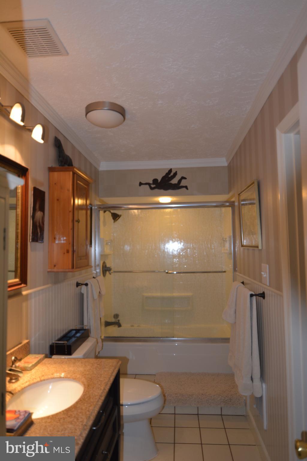 5830 Wilson Road Marshall, VA 20115 - Photo 9 of 18 Bath (Master)