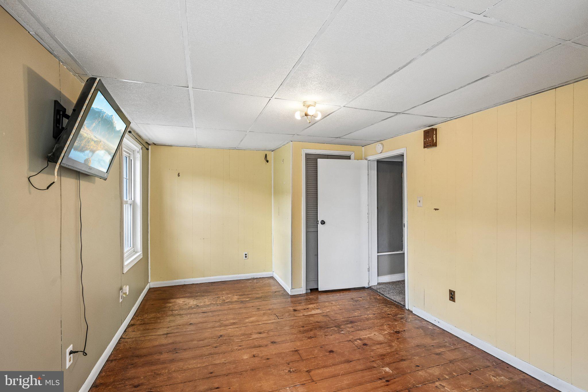 171 Chestnut Street Spring City, PA 19475 - Photo 18 of 51 Bright and airy room with charm.