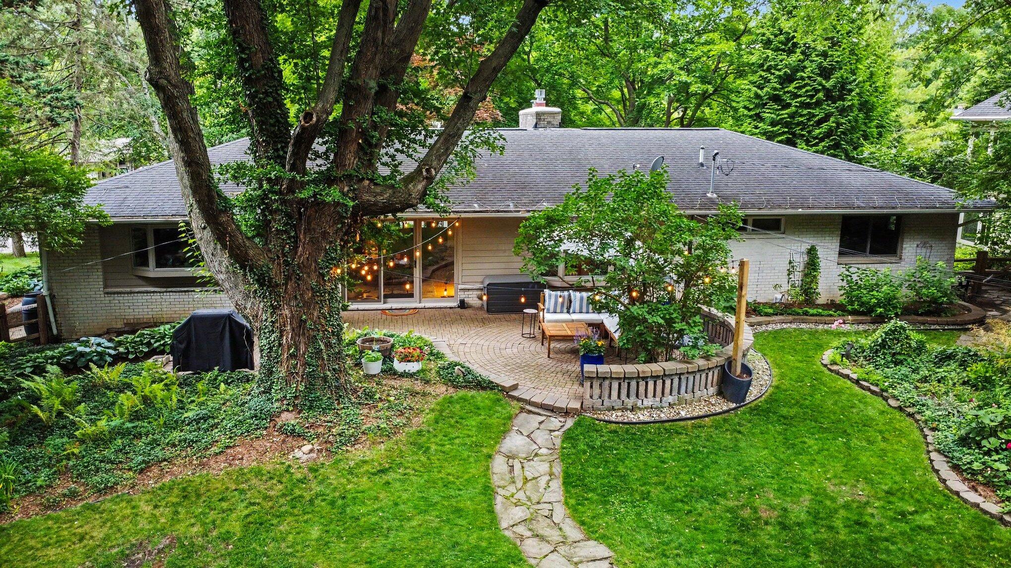 2411 Londonderry Road Ann Arbor, MI 48104 - Photo 57 of 61 071_file_5055