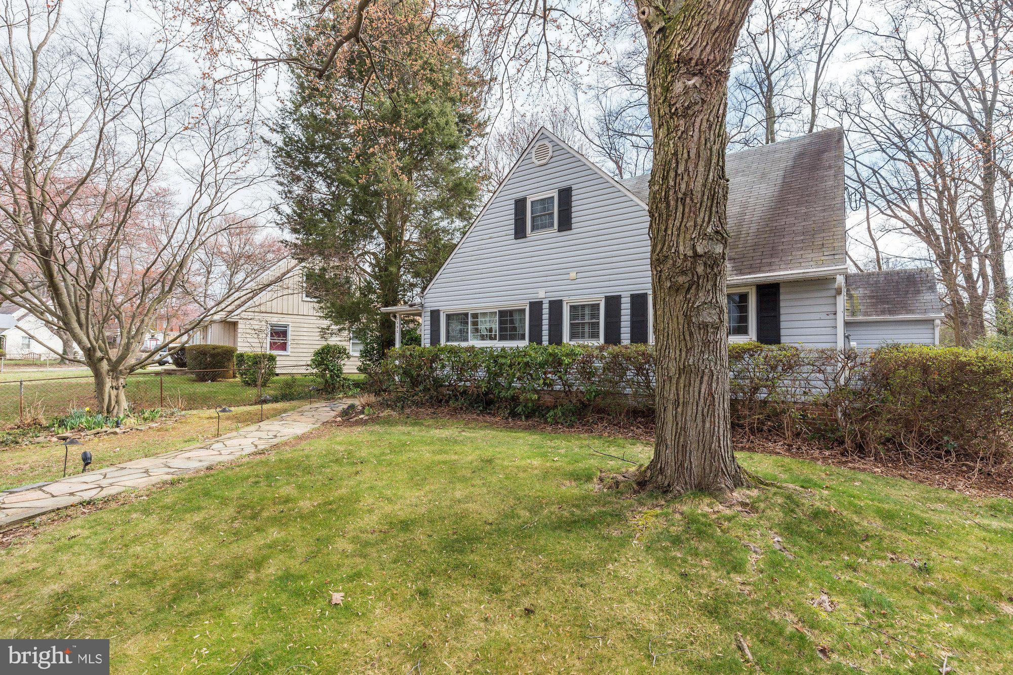 2802 Dawson Avenue Silver Spring, MD 20902 - Photo 3 of 30 a front view of house with yard and green space