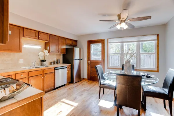 $2,100 | 821 Weeks Avenue Southeast, Minneapolis, MN 55414