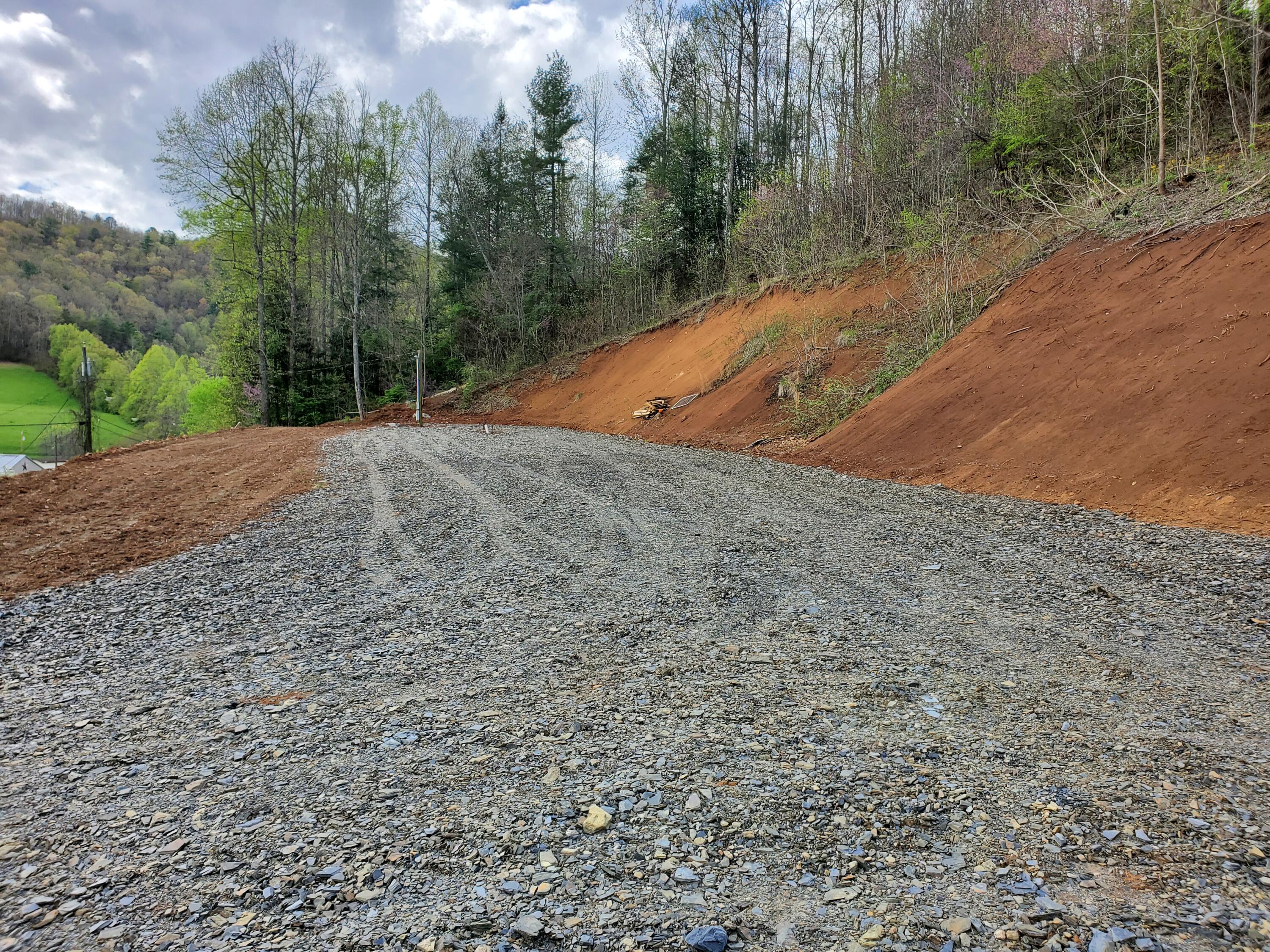 169 Morton Road Hampton, TN 37658 - Photo 3 of 6 20230414_112157