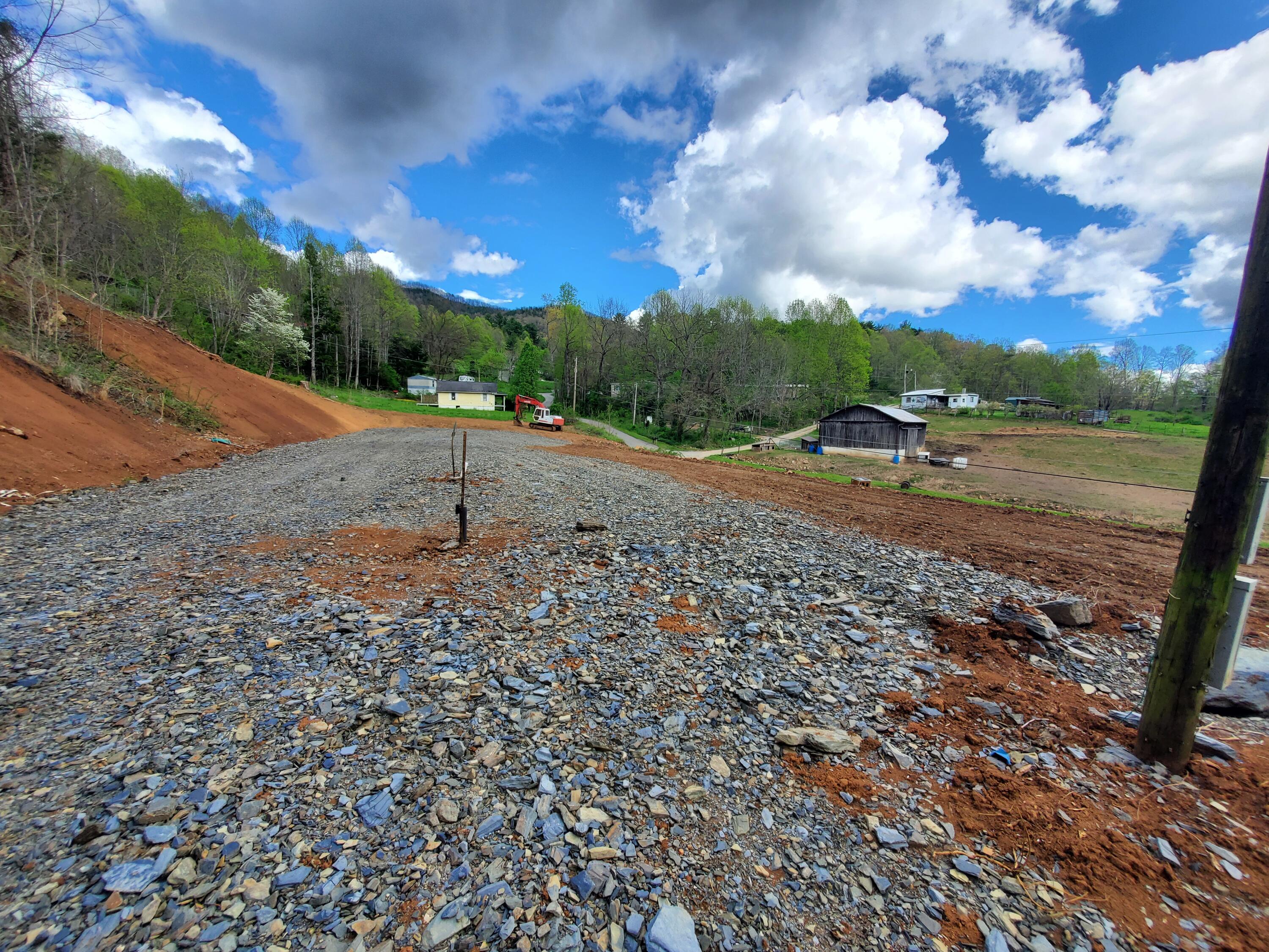 169 Morton Road Hampton, TN 37658 - Photo 4 of 6 20230414_112335