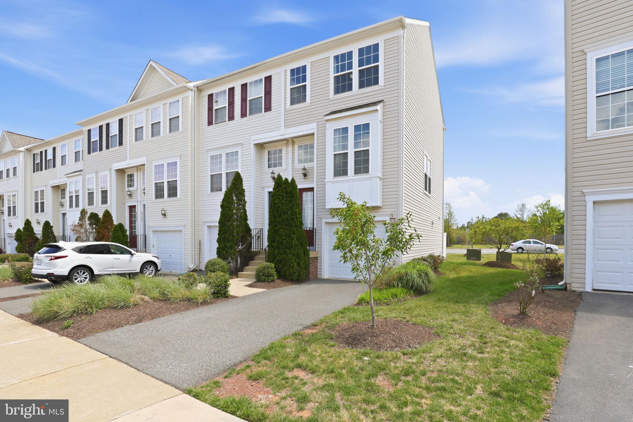 8333 Scotland Loop Manassas, VA 20109 - Photo 2 of 23