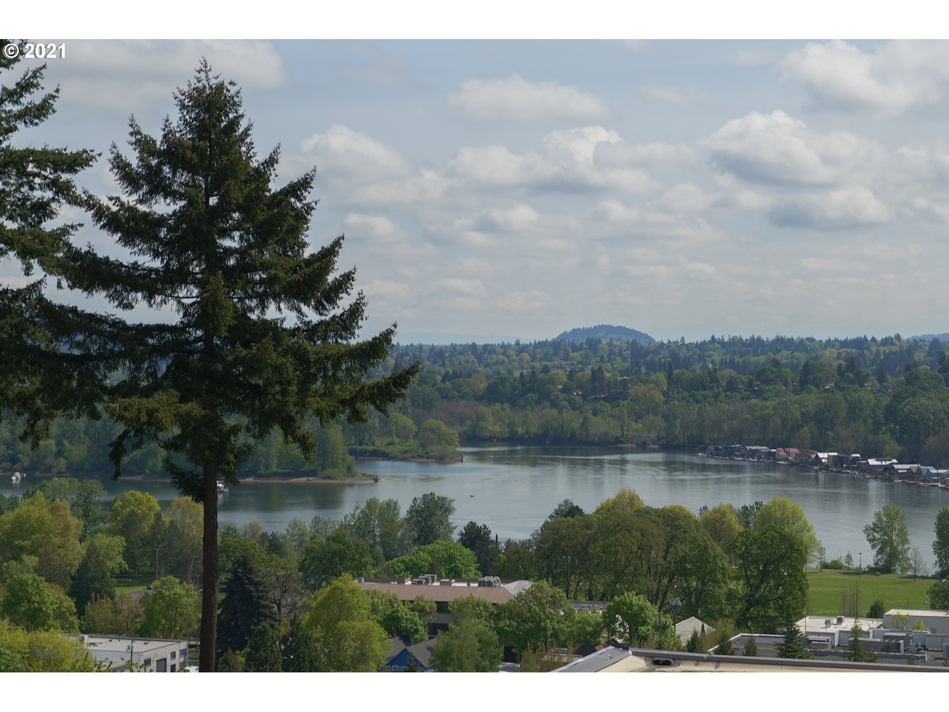5044 Southwest View Point Terrace Portland, OR 97239 - Photo 23 of 26