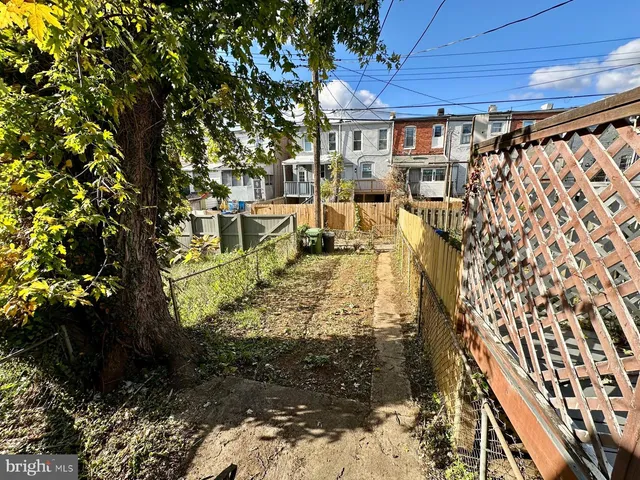 a view of residential house with the front door