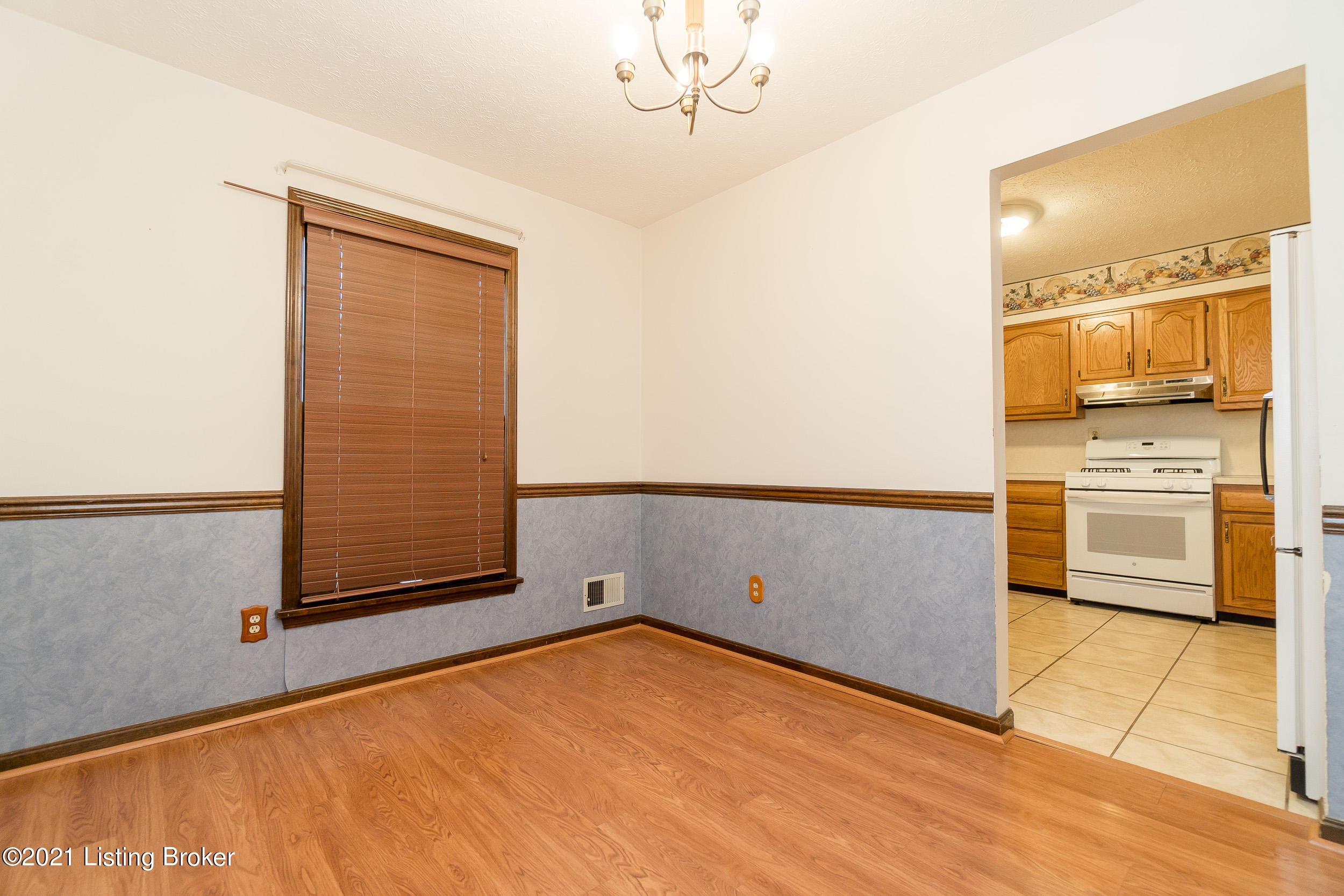 3815 Modesto Road Louisville, KY 40299 - Photo 11 of 52 dining room
