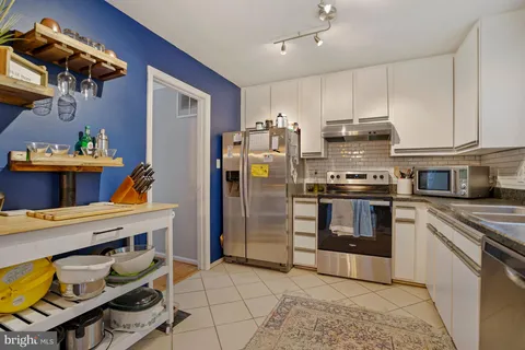 $3,000 | 7930 Bubbling Brook Circle, Springfield, VA 22153