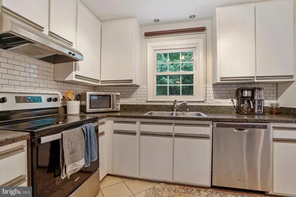 $3,000 | 7930 Bubbling Brook Circle, Springfield, VA 22153